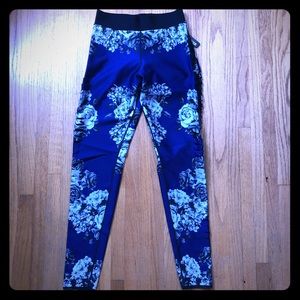 Ultracor floral slash leggings Medium